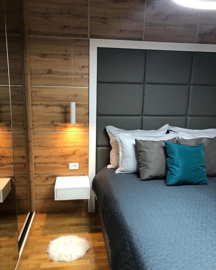 Lux Apartman 33 Kragujevac Ngoại thất bức ảnh