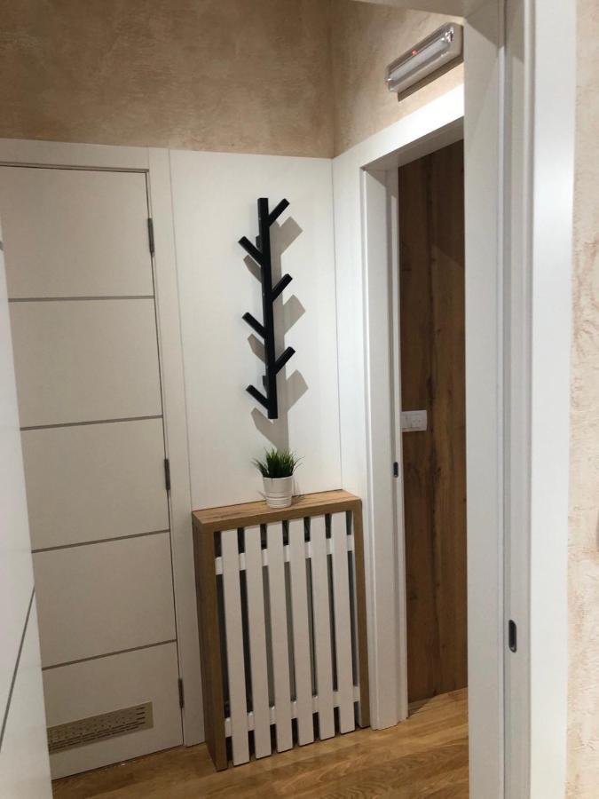 Lux Apartman 33 Kragujevac Ngoại thất bức ảnh