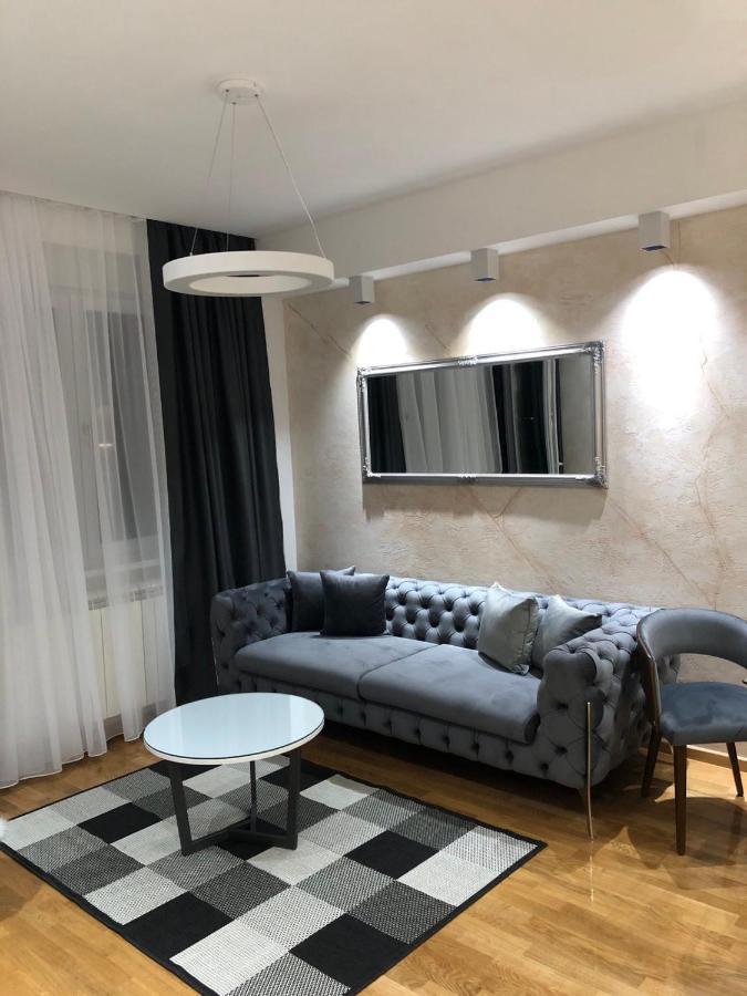 Lux Apartman 33 Kragujevac Ngoại thất bức ảnh