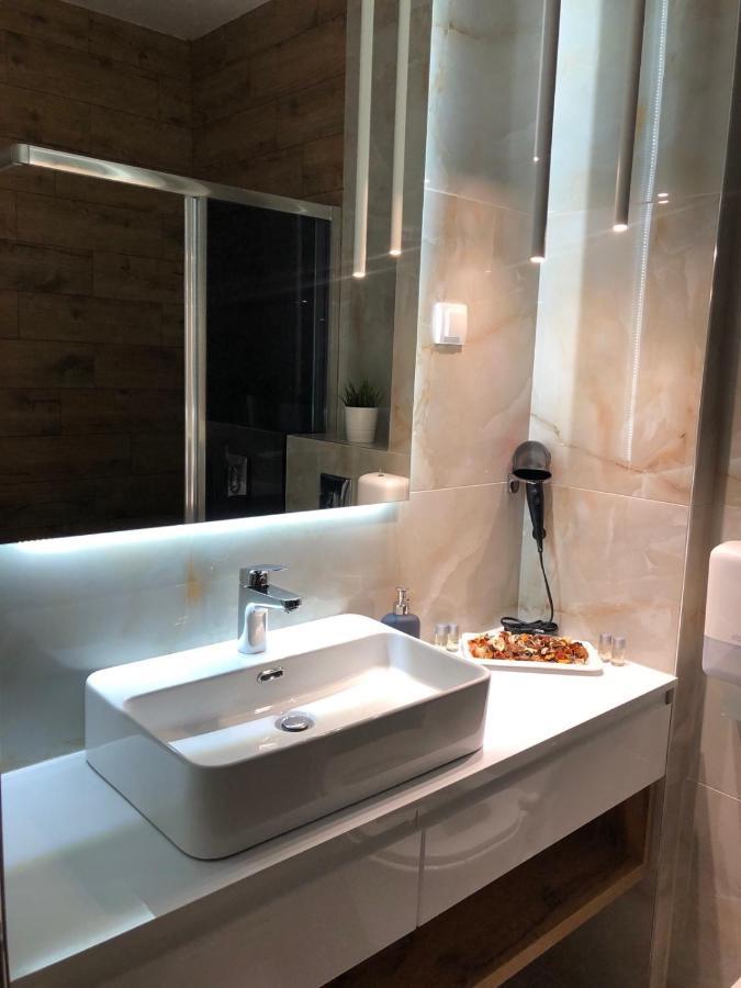 Lux Apartman 33 Kragujevac Ngoại thất bức ảnh