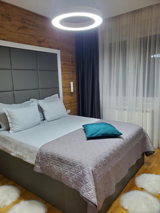 Lux Apartman 33 Kragujevac Ngoại thất bức ảnh